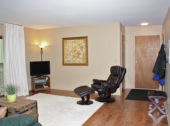 5th image of 500 Woodingham Dr APT 12