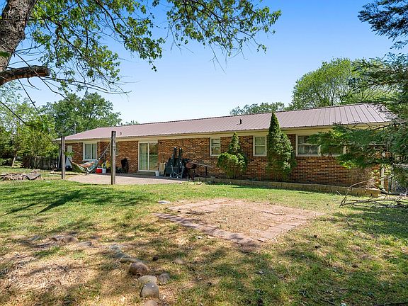 4th image of 903 Mead Dr