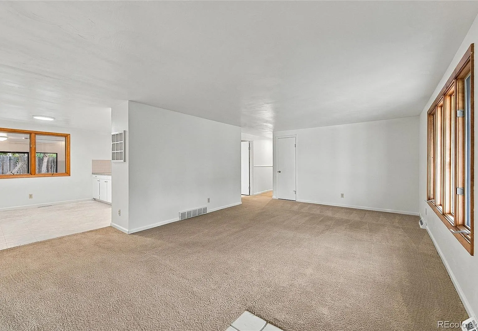 4 bed, 3.0 bath, 1839 sqft, $2,975 — Photo 3