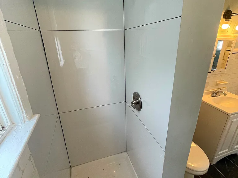 78 Schuyler Ave #3C — Photo 5