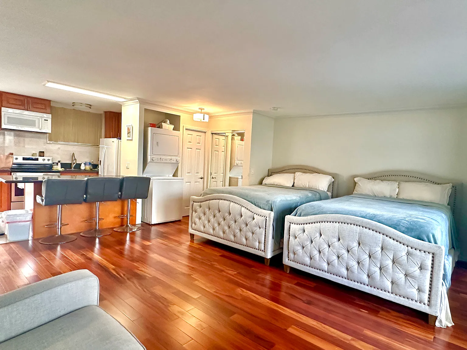 Studio, 572 sqft, $2,800 — Photo 2
