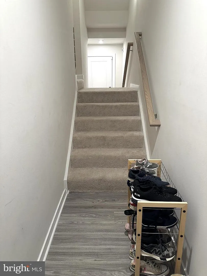 3 bed, 2.5 bath, 2344 sqft, $3,999 — Photo 4