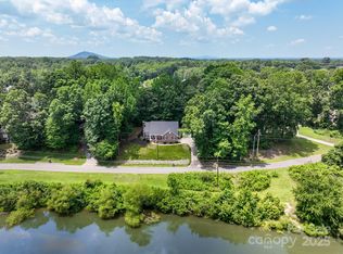 132 General Pemberton St, Stanley, NC 28164