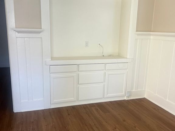 4th image of 236 W 12th St #236