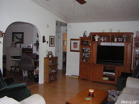4th image of 6939 New Creek Ln #2610