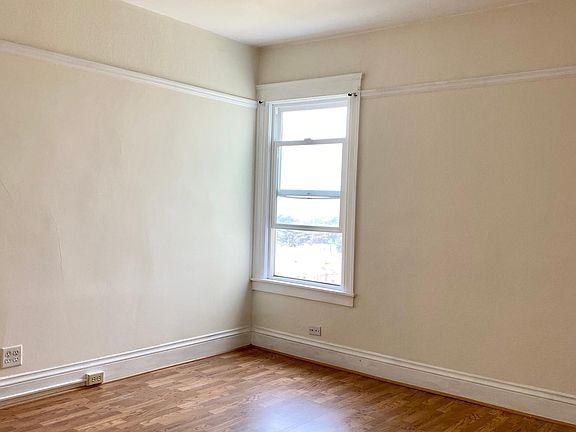 5th image of 632 Parnassus Ave #2A