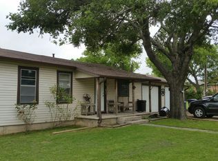 1605 N Cates St, Decatur, TX 76234