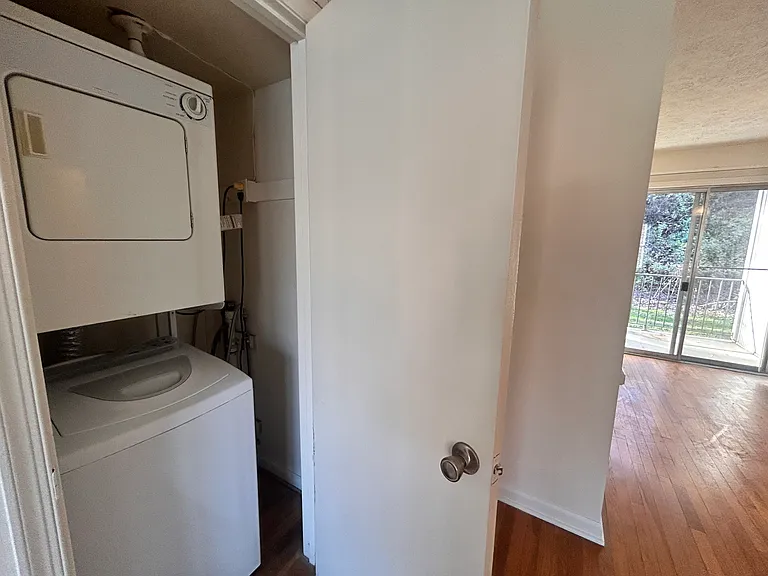 Princeton Circle West Apartments — Photo 63