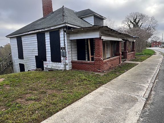 3rd image of 2265 Clayton St