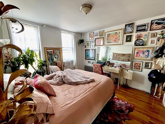 3rd image of 242 Irving Ave APT 3L