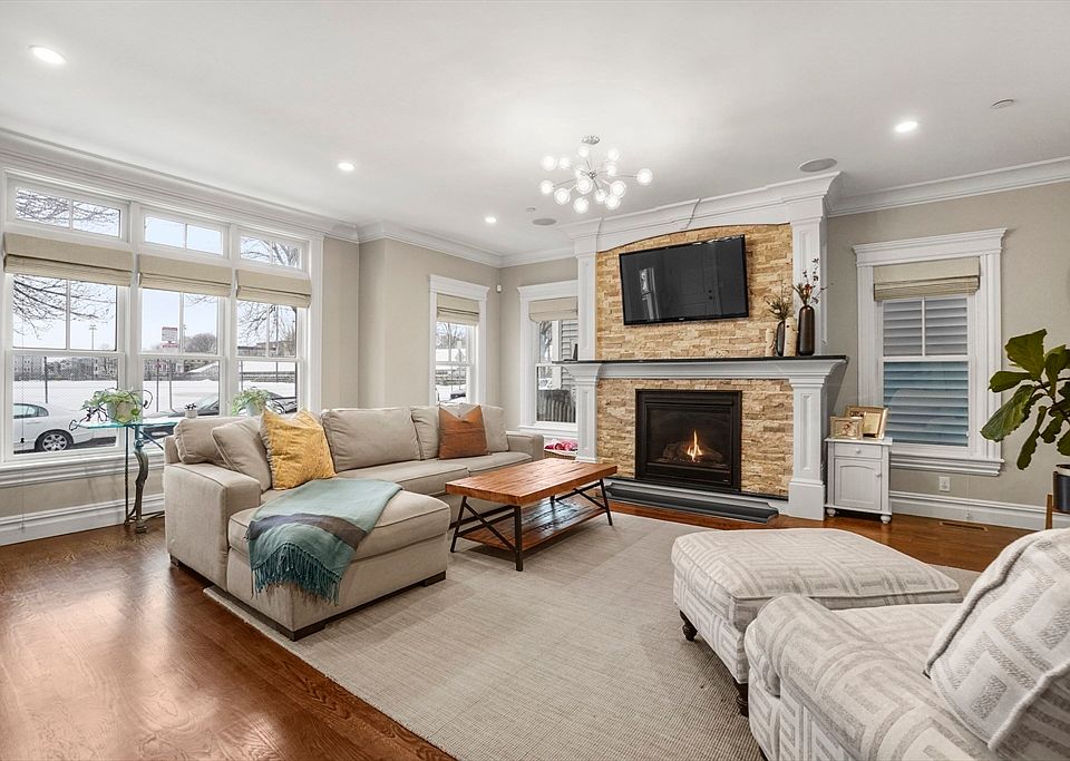 1st image of 9 M St #2