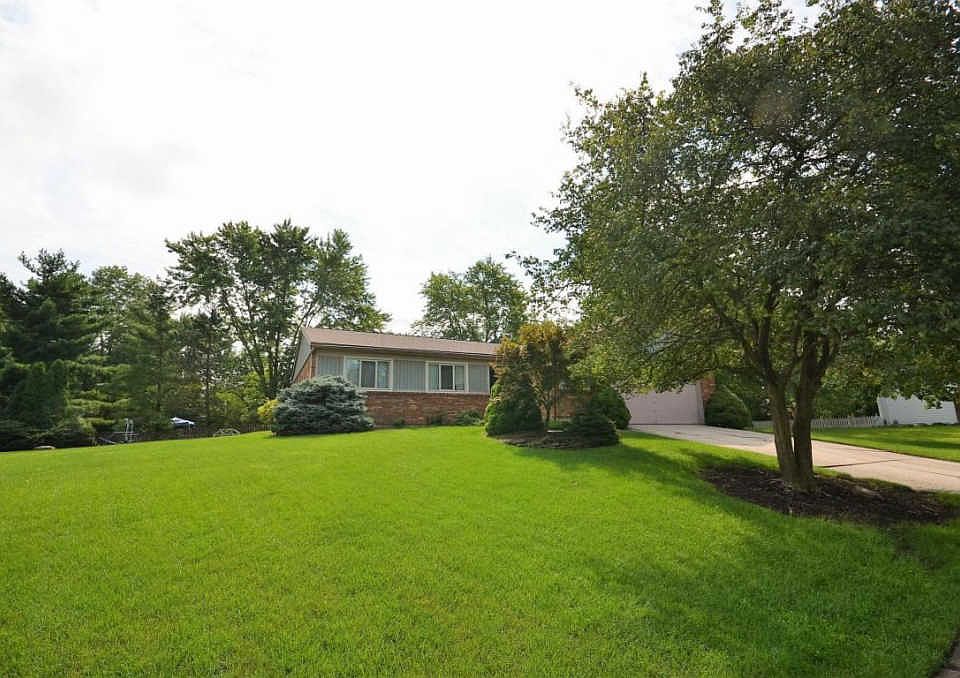1st image of 570 Wickham Way
