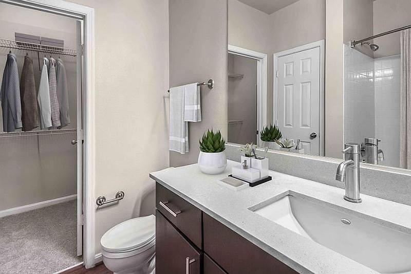2nd image of 733 Fallsgrove Dr APT 9131