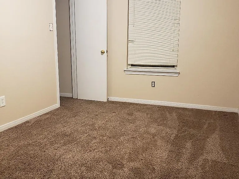 16123 Catbird Ct — Photo 4