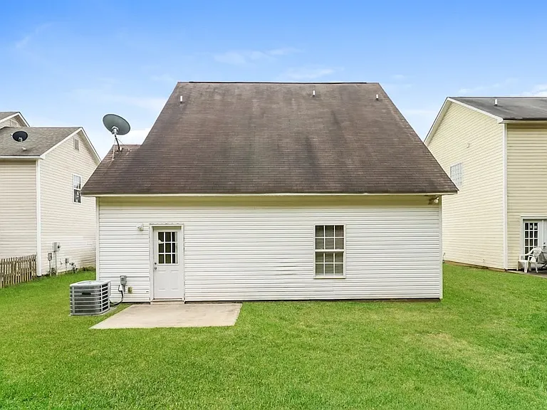748 Raindrops Rd — Photo 11