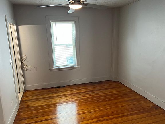 3rd image of 15 Nelson St #1