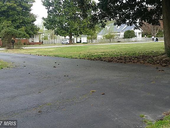 lovely front yard and back yard