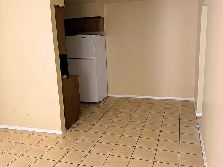 2929 Los Amigos Ct — Photo 2
