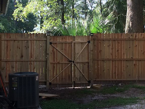 6' privacy fence surround