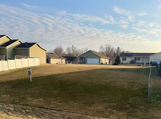 Gray St, Evansdale, IA 50707