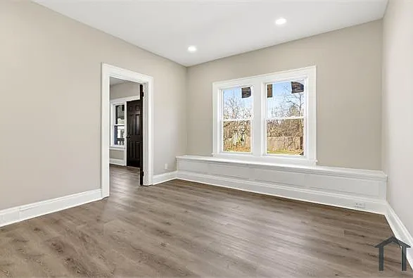 13802 Byron Ave — Photo 10