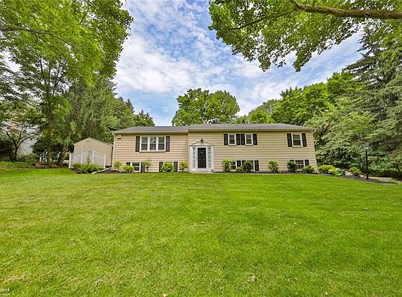 2nd image of 3528 Southwood Dr