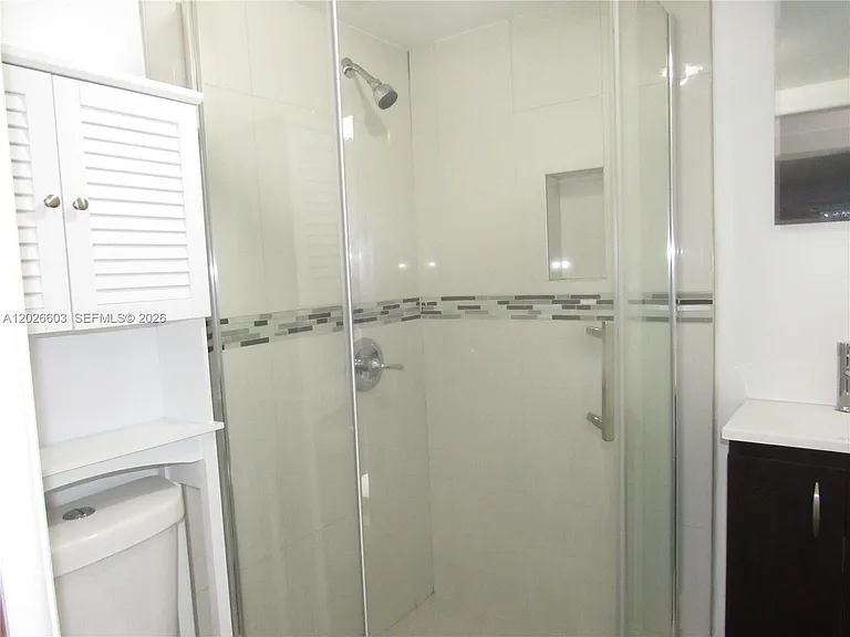 2230 SW 50th Ter #2 — Photo 5