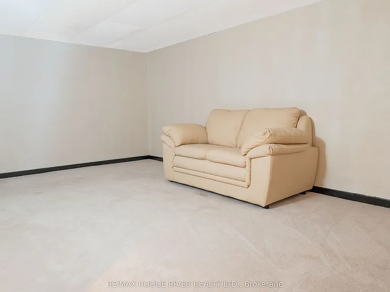 925 Bayly St #27 — Photo 12