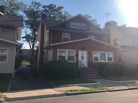 3rd image of 8 Lafayette Pl
