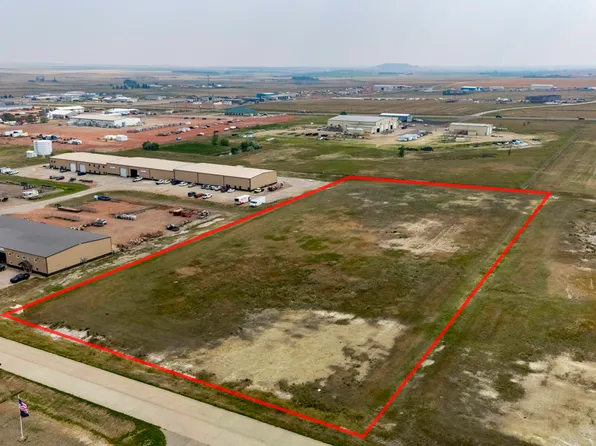 3228 111h Ave SW, Dickinson, ND 58601