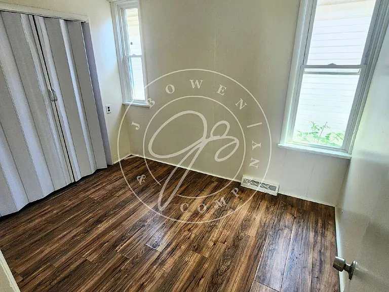 1219 Peck St — Photo 4