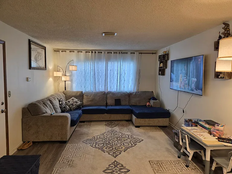 1444 Carol Ct #1B — Photo 2