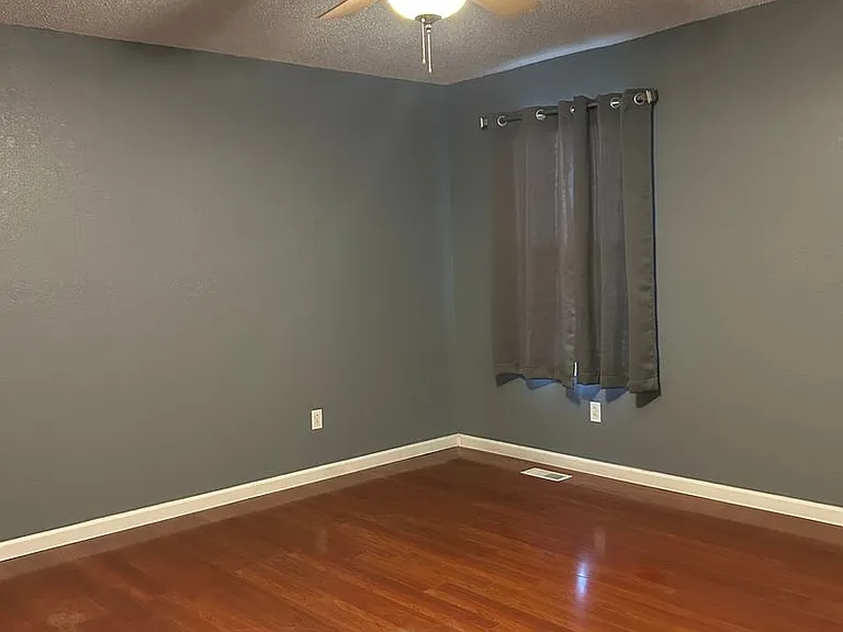 1456 Kingsley Dr — Photo 9