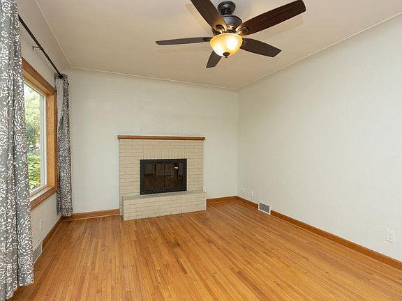 4th image of 1869 Margaret St