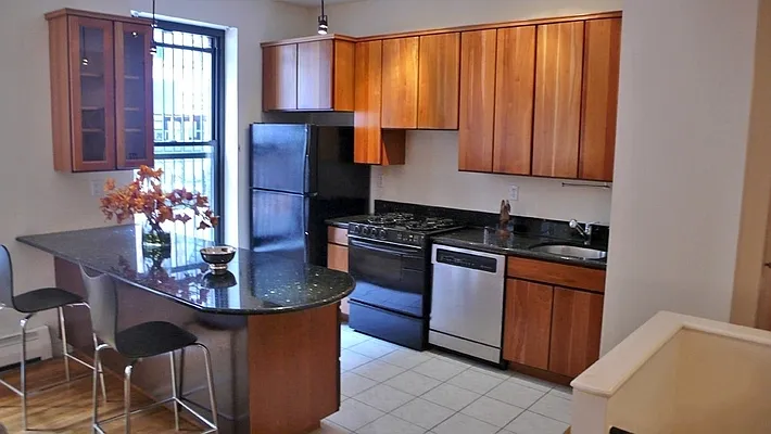 Rented by Cooper & Cooper Real Estate | media 14