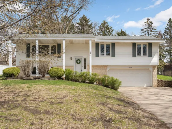 11203 Radisson Dr, Burnsville, MN 55337