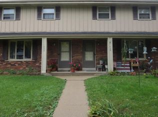1430 Oakdale Dr, Waukesha, WI 53189