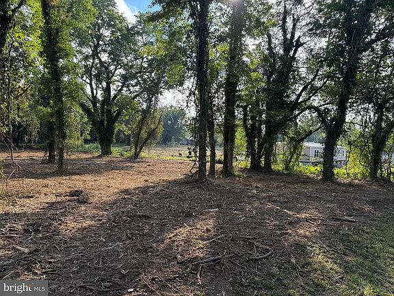 4th image of 0 East St