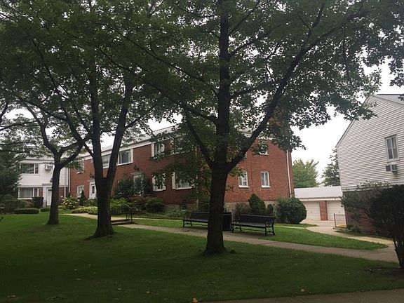 2nd image of 1304 Bell Blvd #124