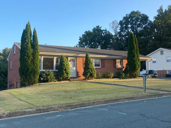 808 Geoffery St, Staunton, VA 24401