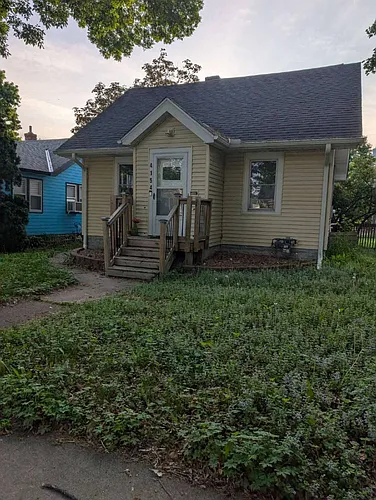 4154 Russell Ave N Photo 1