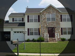 10 Springmeadow Dr, Ewing, NJ 08638