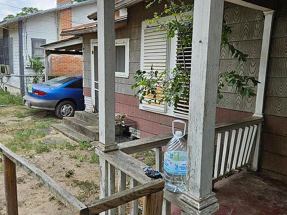 3rd image of 554 E Thompson Pl