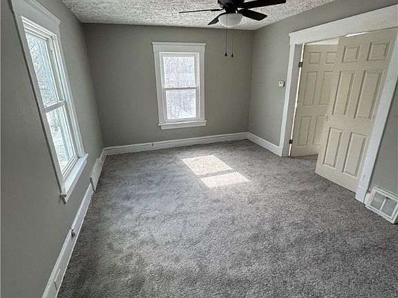 5th image of 10303 Sophia Ave