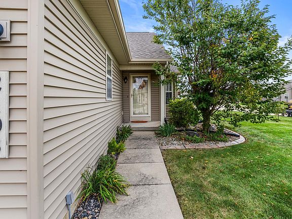 2nd image of 2108 S Stonebrooke Ct