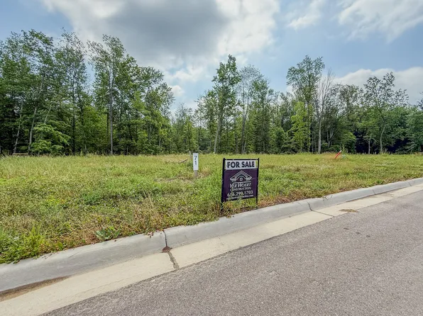 1734 Blaketon Dr NW, Grand Rapids, MI 49534