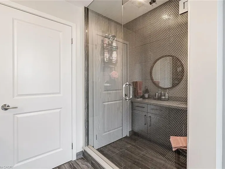 2007 James St #1607 — Photo 15