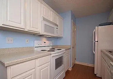 11913 N Tazwell Dr #1 — Photo 7