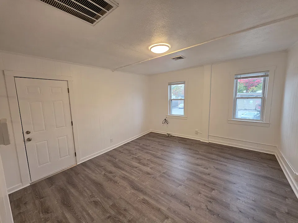 91 Ww Ave 2ndflr 2b/1b Updated Freshpaint Petsok Waterviews! Laundry!