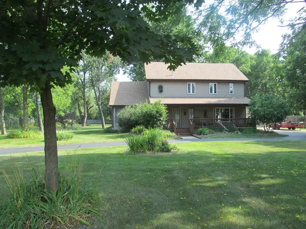 6045 Peart Rd, Morris, IL 60450